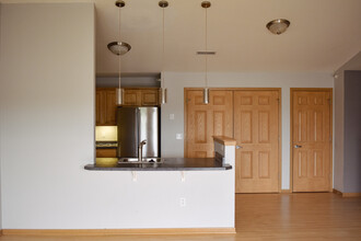 6672 102nd St, Unit E in Pleasant Prairie, WI - Building Photo - Building Photo