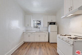 220 E Vernon Ave in Los Angeles, CA - Building Photo - Building Photo