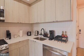 1806 I St NE in Washington, DC - Foto de edificio - Building Photo