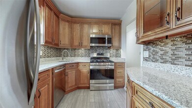 56-25 Remsen Pl in Queens, NY - Building Photo - Building Photo