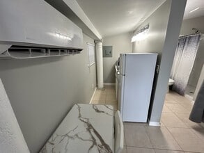 6313 SW 18th St, Unit 1 in Miramar, FL - Foto de edificio - Building Photo