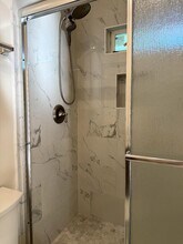 7429 Hesperia Ave in Reseda, CA - Building Photo - Building Photo