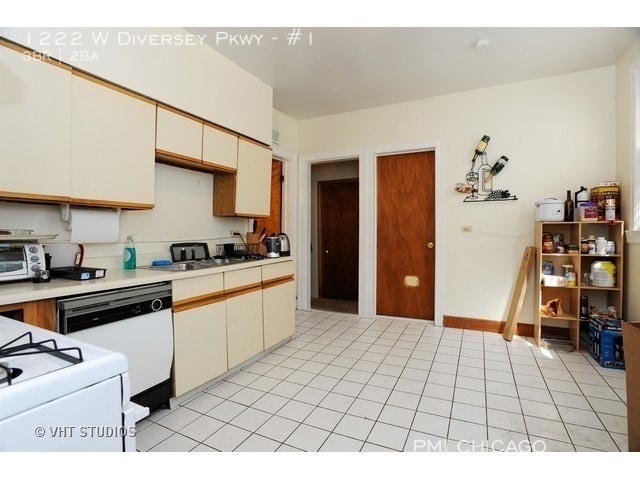 property at 1222 W Diversey Pkwy