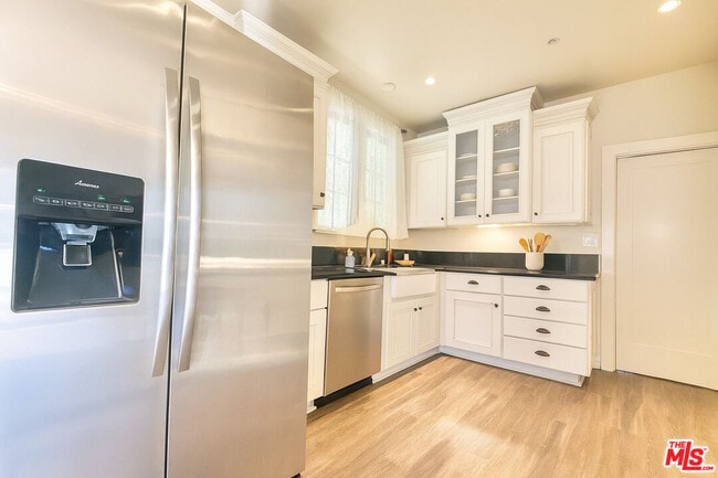 753 S Ogden Dr in Los Angeles, CA - Building Photo - Building Photo