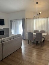 5036 S Rainbow Blvd in Las Vegas, NV - Foto de edificio - Building Photo