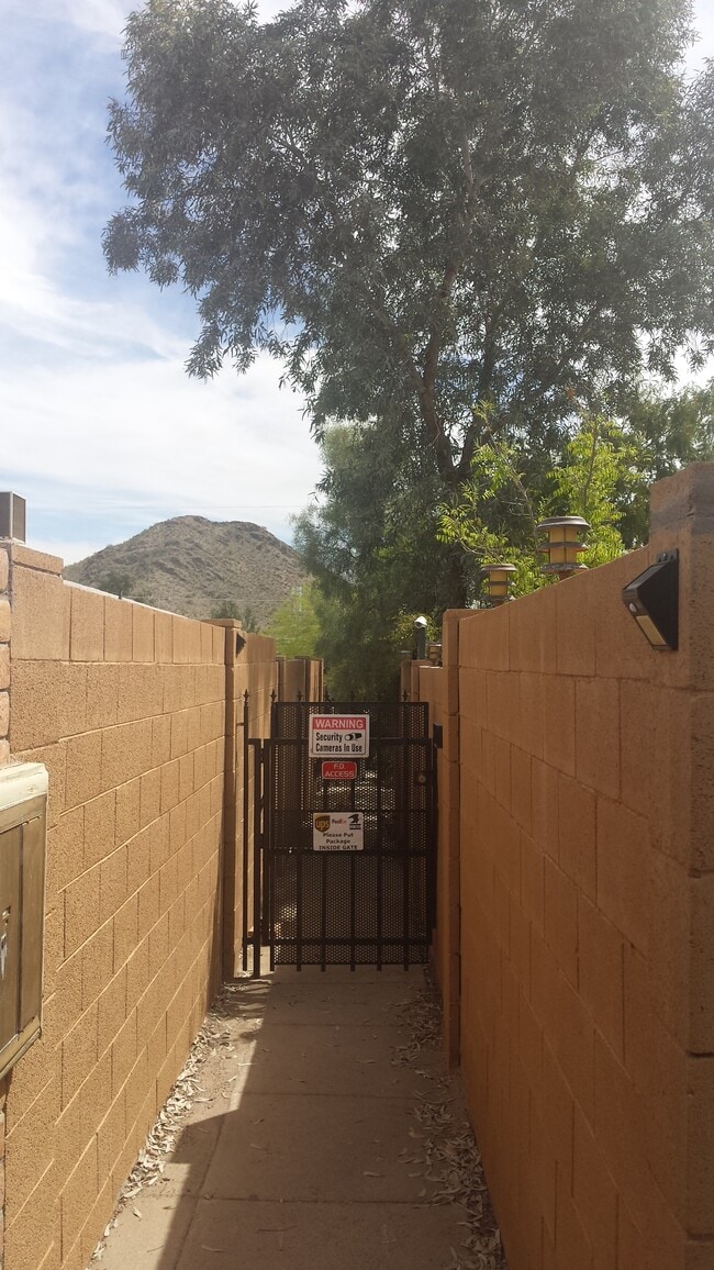 13223 N 20th St, Unit #4 in Phoenix, AZ - Building Photo - Building Photo