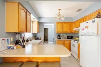 2604 Campus Hill Dr in Tampa, FL - Building Photo - Building Photo