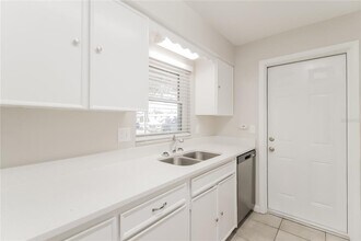 6621 Voltaire Dr in Orlando, FL - Building Photo - Building Photo