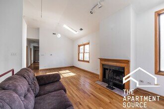 817 N Milwaukee Ave, Unit 3 in Chicago, IL - Building Photo - Building Photo