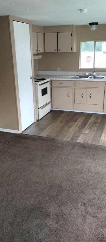 property at 194 SE Camelot Loop