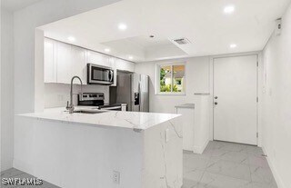 1018 Manatee Rd in Naples, FL - Building Photo - Building Photo