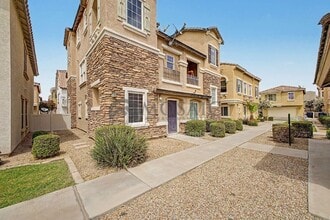 1384 S Sabino Dr in Gilbert, AZ - Building Photo - Building Photo