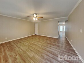 314 Walnut Crossing Dr in Whitsett, NC - Building Photo - Building Photo