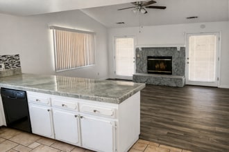 12553 Foxtail Ln in Victorville, CA - Foto de edificio - Building Photo