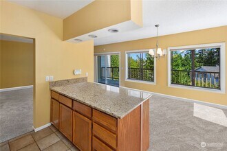 3424 161st Court Southeast in Bellevue, WA - Foto de edificio - Building Photo