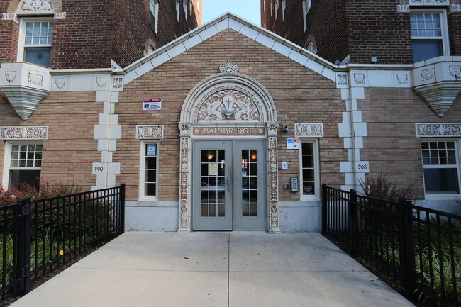 Bainbridge Apartments in Kansas City, MO - Building Photo - Building Photo