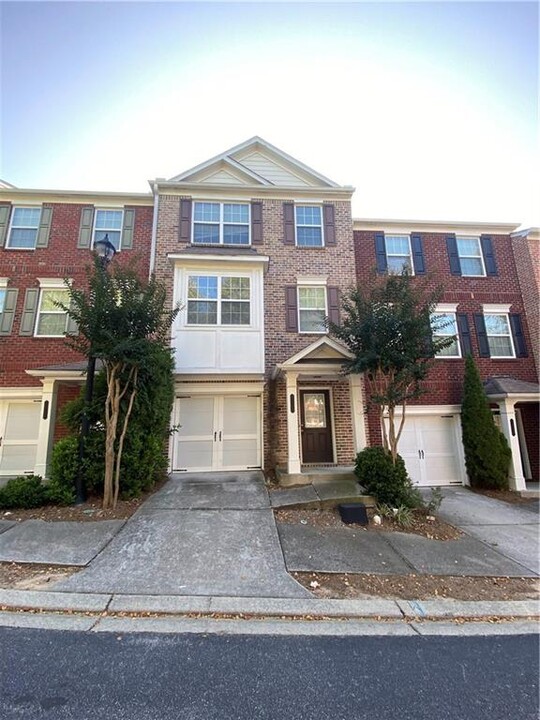 2214 Landing Walk Dr in Duluth, GA - Building Photo