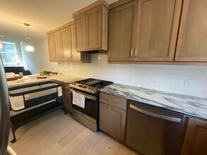 734 Sullivan Way NE in Minneapolis, MN - Building Photo - Building Photo