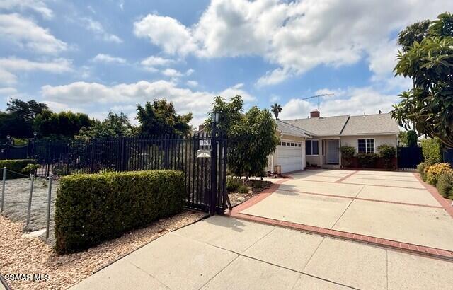13628 Addison St in Los Angeles, CA - Building Photo - Building Photo