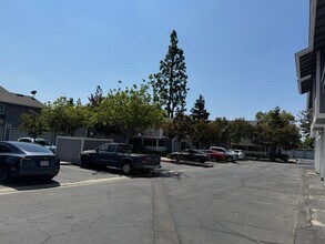 233 Evergreen Ct in Azusa, CA - Building Photo - Building Photo