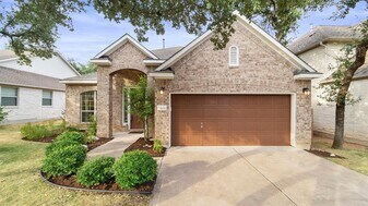 7808 Alophia Dr in Austin, TX - Building Photo