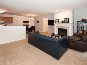 5688 Wellesley Ln in Ypsilanti, MI - Building Photo - Building Photo