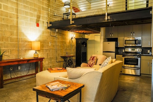 Warehouse Lofts in Tampa, FL - Foto de edificio - Building Photo