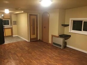 1426 Orca St, Unit 3 in Anchorage, AK - Foto de edificio - Building Photo