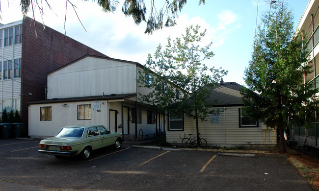 774-778 E 15th Aly in Eugene, OR - Foto de edificio - Building Photo