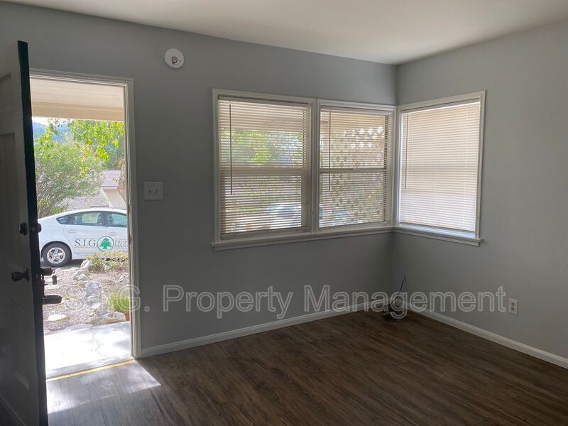 10115 Haines Canyon Ave in Los Angeles, CA - Building Photo