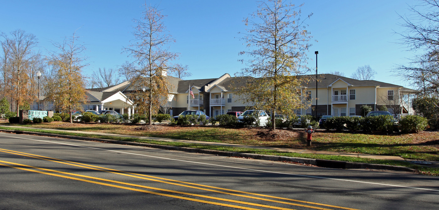 Elders Peak in Raleigh, NC - Building Photo