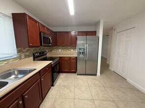 14465 SW 139th Ave Cir E in Miami, FL - Building Photo - Building Photo