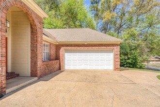 561 Pine Tree Ln in Montgomery, AL - Building Photo - Building Photo