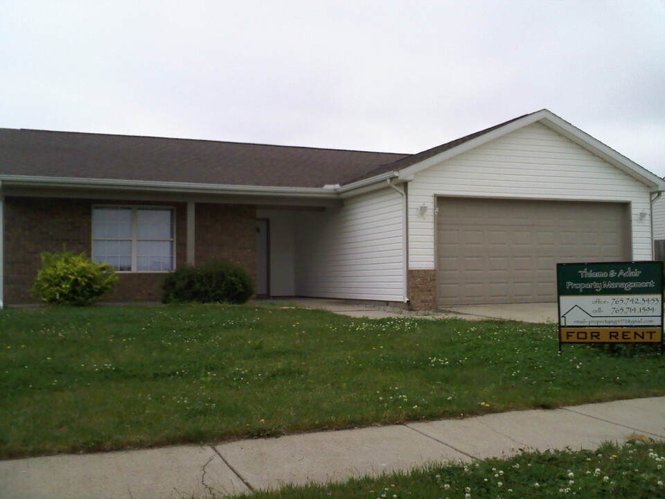 1812 Starks Cir in Lafayette, IN - Building Photo