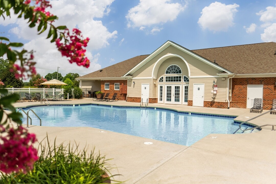 Legacy at Linden Park in Lynchburg, VA - Building Photo