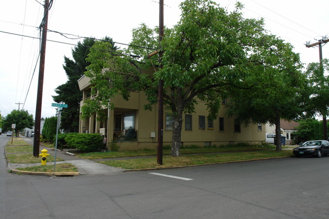 Rosewood Apartments in Salem, OR - Building Photo - Building Photo