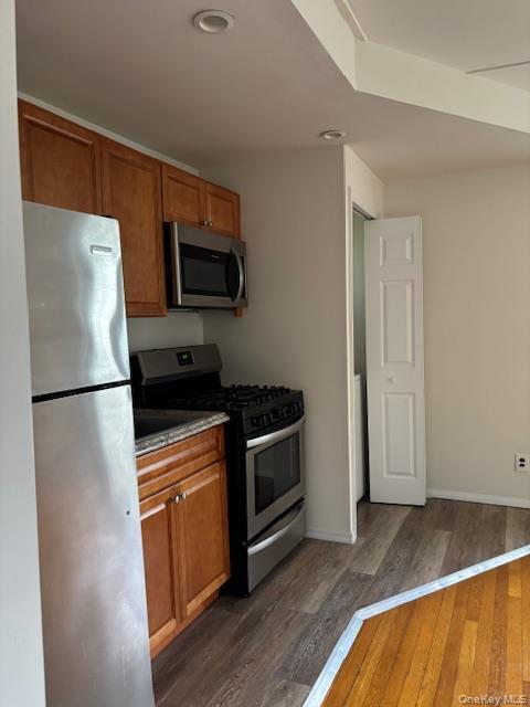 25 Knollwood Ave in Huntington, NY - Building Photo - Building Photo