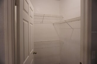 6005 Westgate Dr, Unit 2212 in Orlando, FL - Building Photo - Building Photo