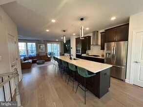 120 Capital Ct in Largo, MD - Building Photo - Building Photo