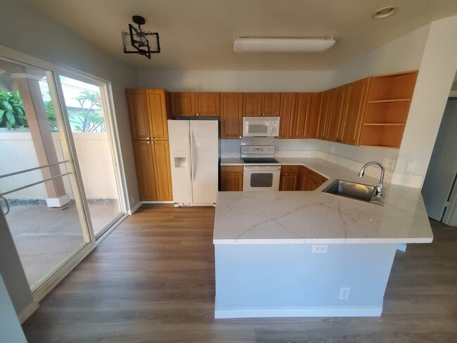 91-1215-1215 Kanela St