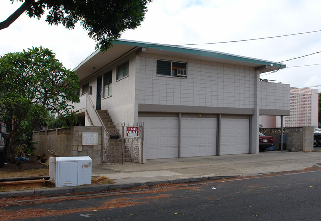 843 Lukepane Ave in Honolulu, HI - Building Photo - Building Photo