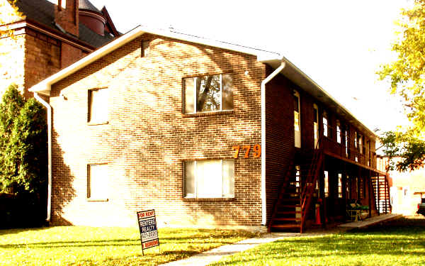 779 Dennison Ave in Columbus, OH - Building Photo - Building Photo