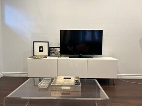 3913 N Virginia Rd, Unit 210 in Long Beach, CA - Building Photo - Building Photo