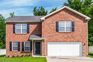 365 Clearlake Dr in La Vergne, TN - Building Photo