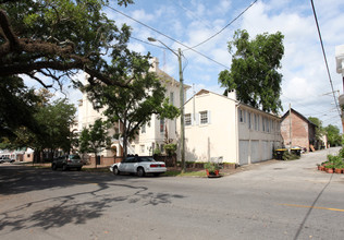 318 E Gaston St in Savannah, GA - Building Photo - Building Photo