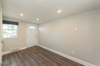 59 Iroquois Ave in Parsippany Troy Hills, NJ - Building Photo - Building Photo