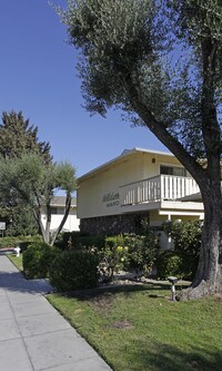 Wildwood Manor Apartments photo'