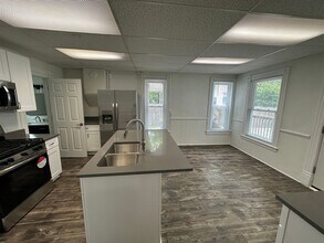 652 Chatham St NW in Grand Rapids, MI - Building Photo - Building Photo