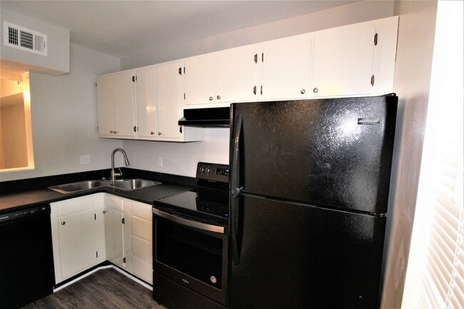 951 Hollywood St in Charlotte, NC - Building Photo - Building Photo