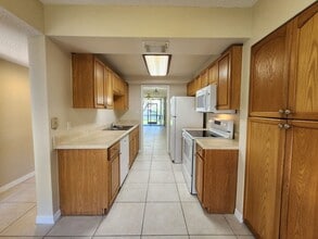 1320 Pasadena Ave S in South Pasadena, FL - Building Photo - Building Photo